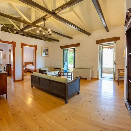 Pano Rouga - Pontzos Traditional Stonehouse