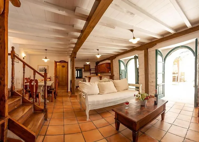 Nyaraló Pano Rouga - Pontzos Traditional Stonehouse