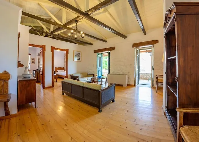 Pano Rouga - Pontzos Traditional Stonehouse