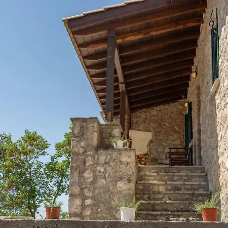 בית נופש Pontzos - Traditional Stonehouse In The Heart Of Lefkada אלכסנדרוס