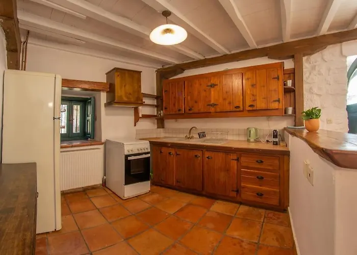 Pano Rouga - Pontzos Traditional Stonehouse * Alexandros