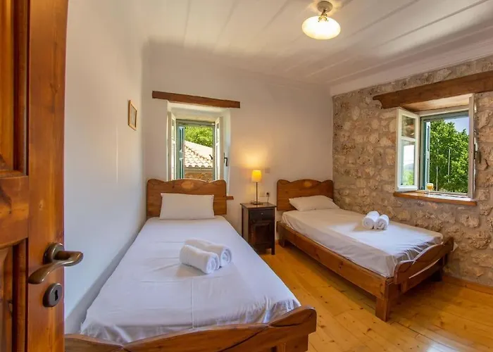 Pano Rouga - Pontzos Traditional Stonehouse